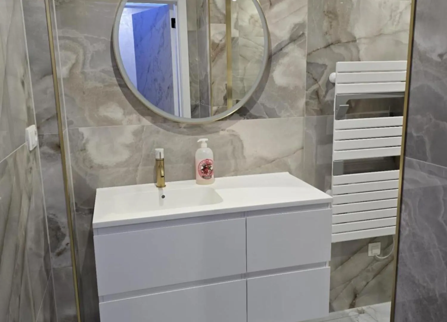 Zeezicht, Volledig Gerenoveerd Luxe Appartement Middelkerke Apartman